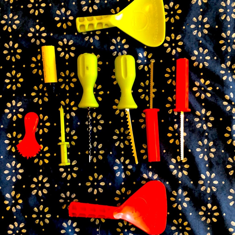 Pumpkin carving toolset